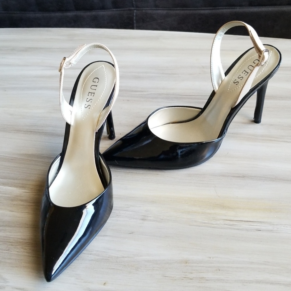 Guess Pumps